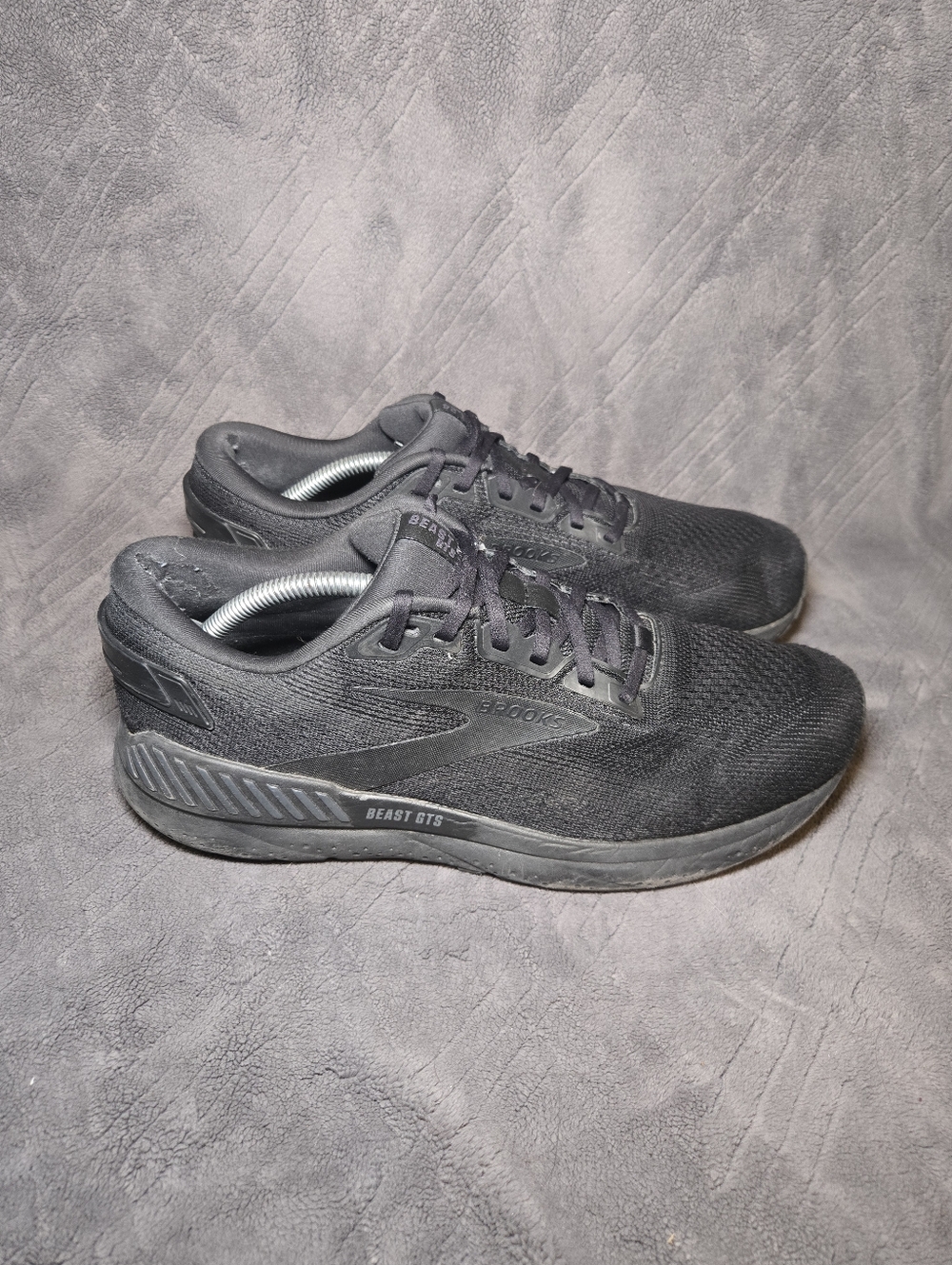 Brooks Beast GTS 24 Running Shoes Mens Sz 11 Athletic Sneakers Trainers Black.